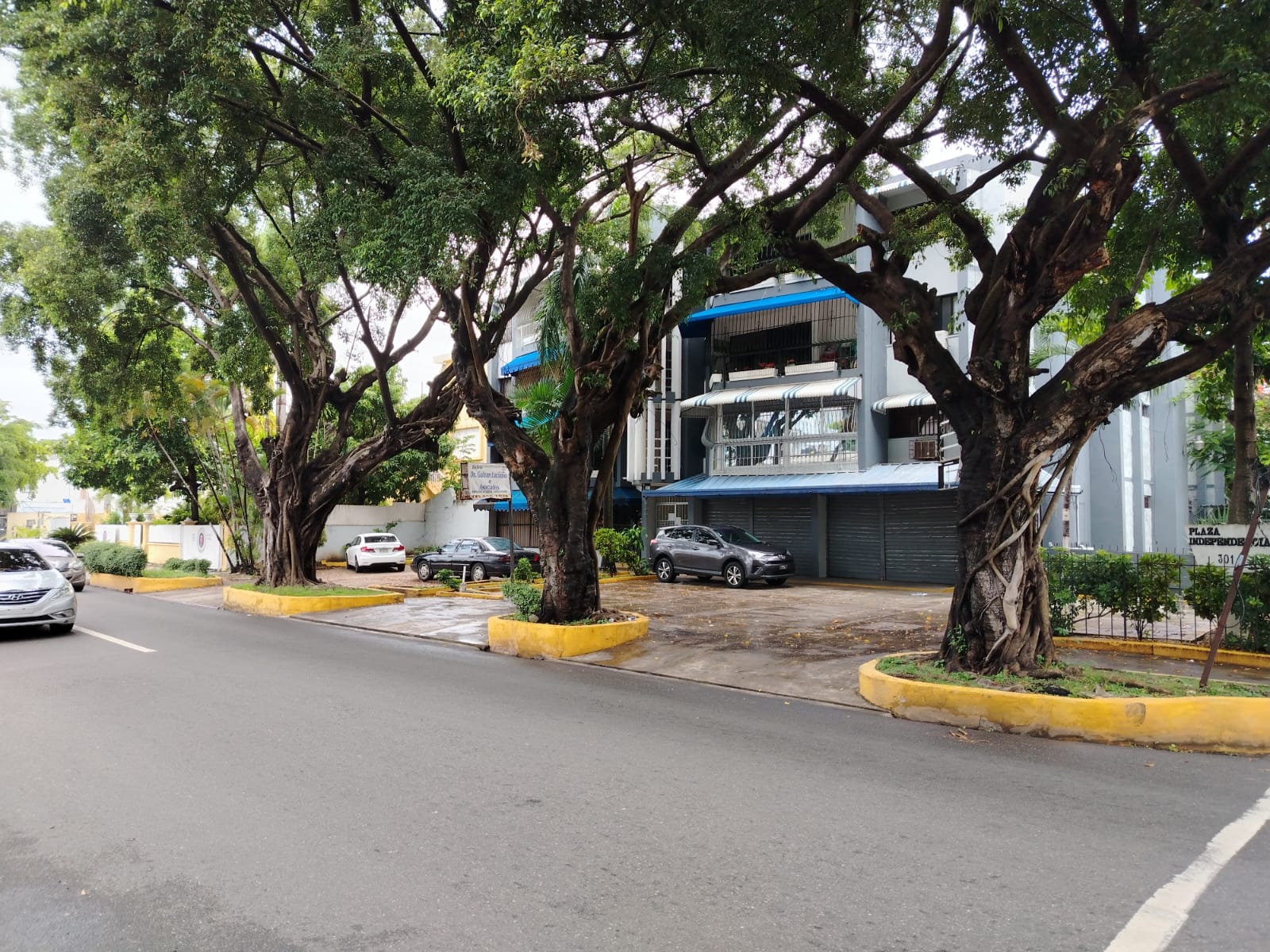 Local Comercial en Alquiler y Venta – Gazcue Plaza Independencia Foto 7290847-3.jpg