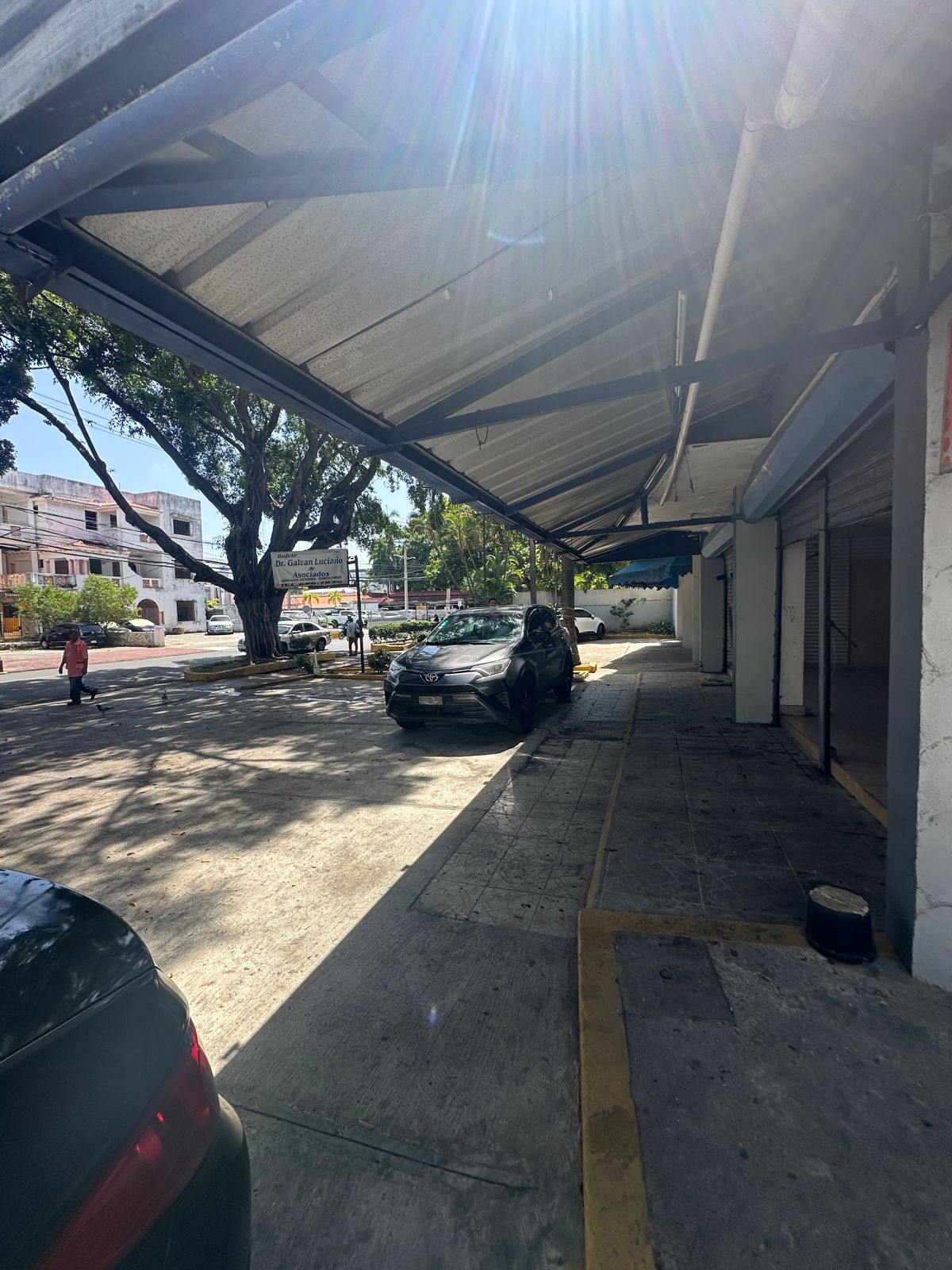 Local Comercial en Alquiler y Venta – Gazcue Plaza Independencia Foto 7290847-4.jpg