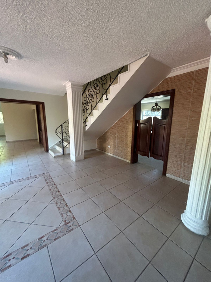 Casa en Los Prados  Uso Familiar O Comercial  Foto 7291637-12.jpg