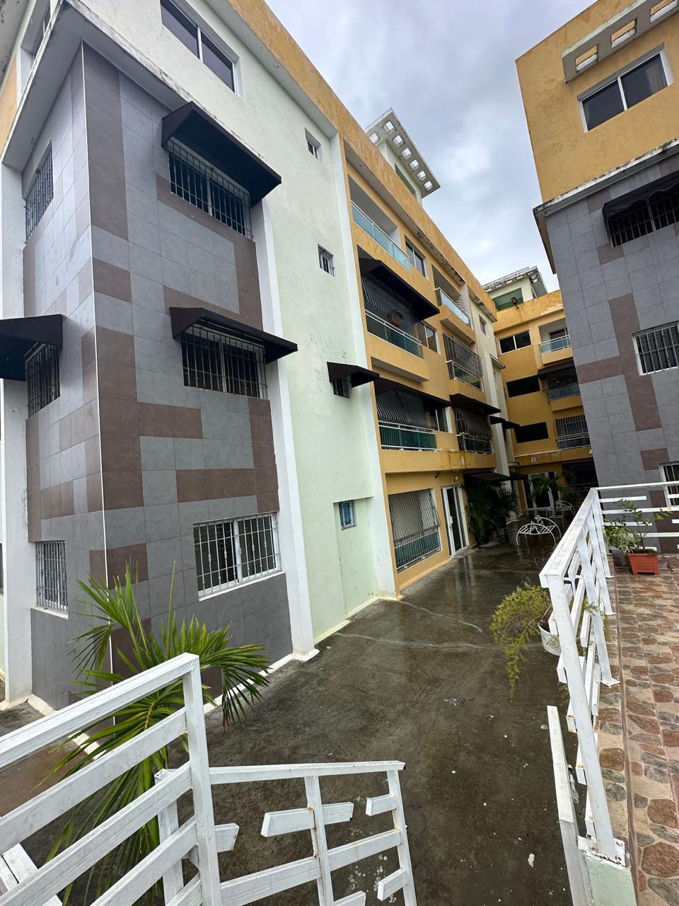 Se vende hermoso apartamento en 2do piso con piscina Foto 7291807-2.jpg