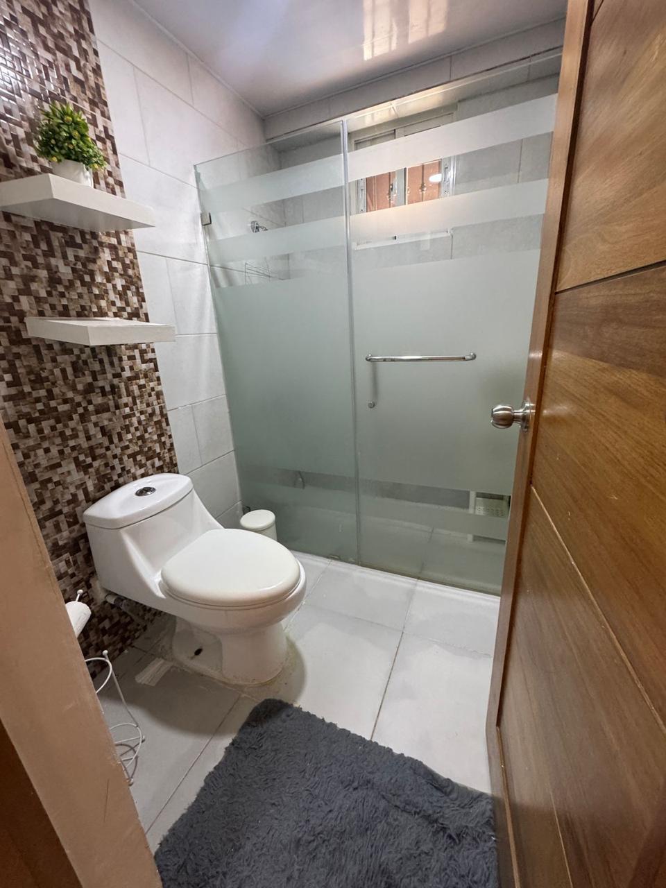 Se vende hermoso apartamento en 2do piso con piscina Foto 7291807-7.jpg