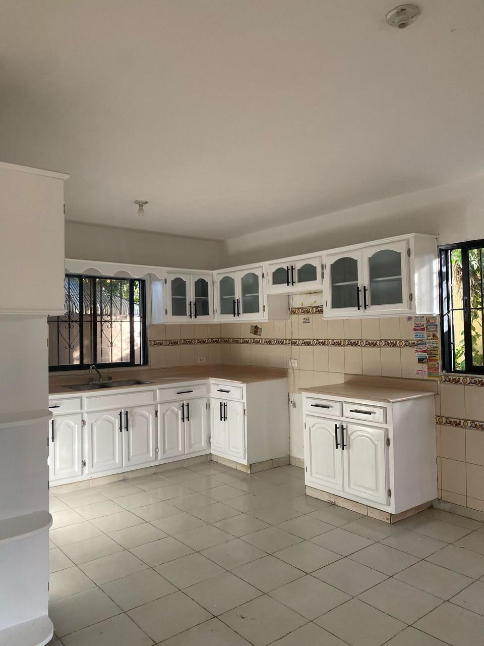 Casa en Residencial Antares cerca de la Ave. España Foto 7291810-3.jpg