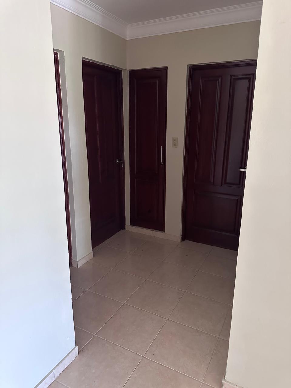 Se alquila apartamento en 4to piso – RD35000 mantenimiento incluido Foto 7292405-1.jpg