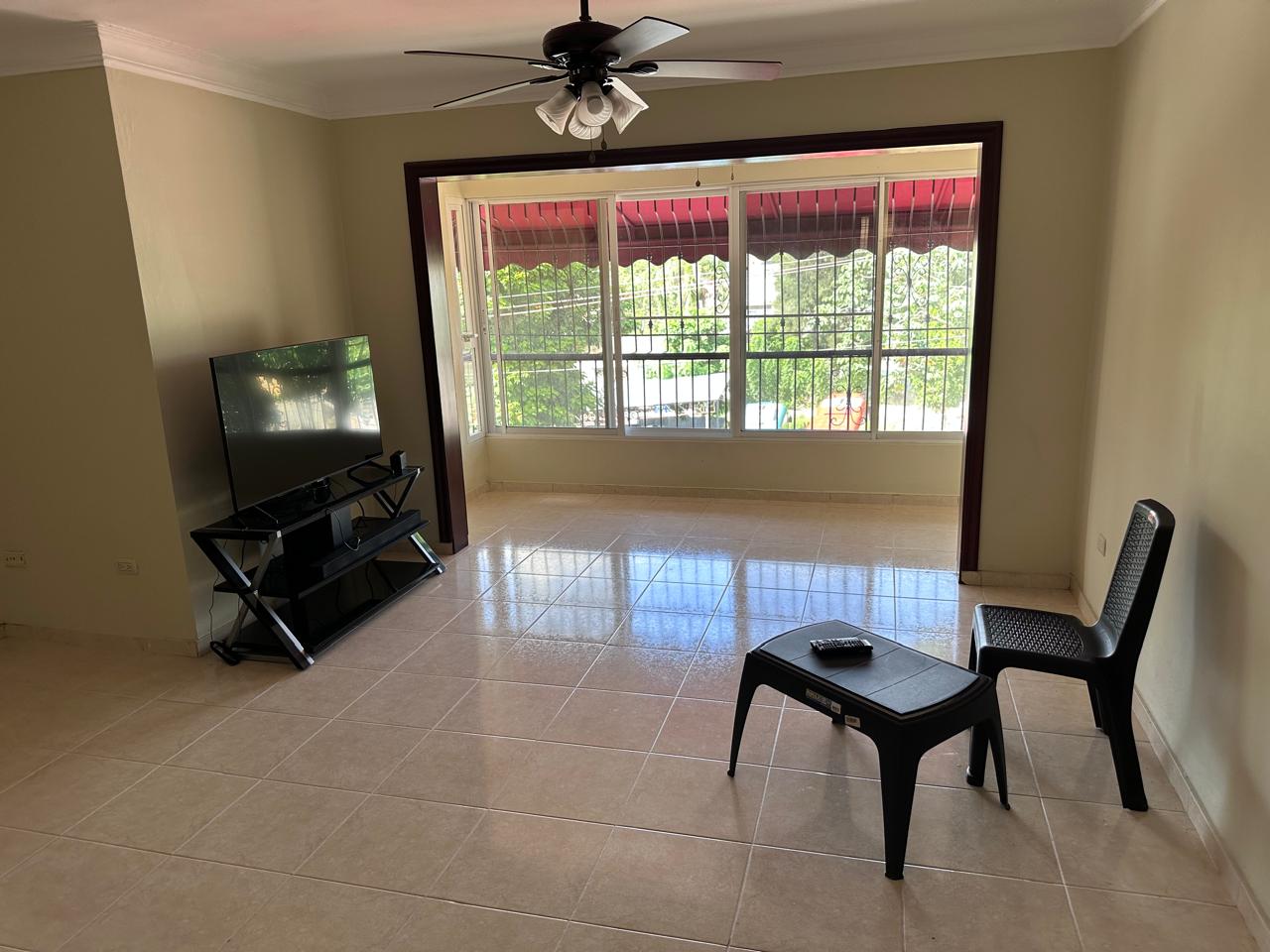 Se alquila apartamento en 4to piso – RD35000 mantenimiento incluido Foto 7292405-6.jpg