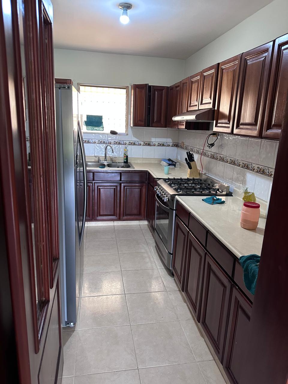 Se alquila apartamento en 4to piso – RD35000 mantenimiento incluido Foto 7292405-7.jpg