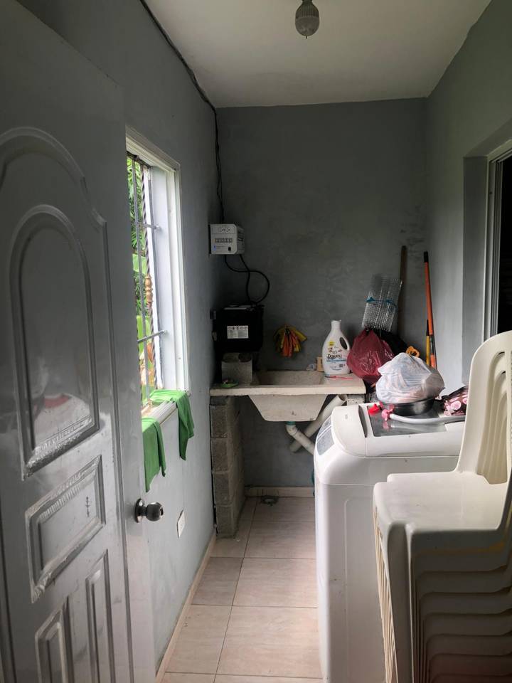 Casa en venta en Villa Mella potencial de expansión y amplio espacio Foto 7292543-6.jpg