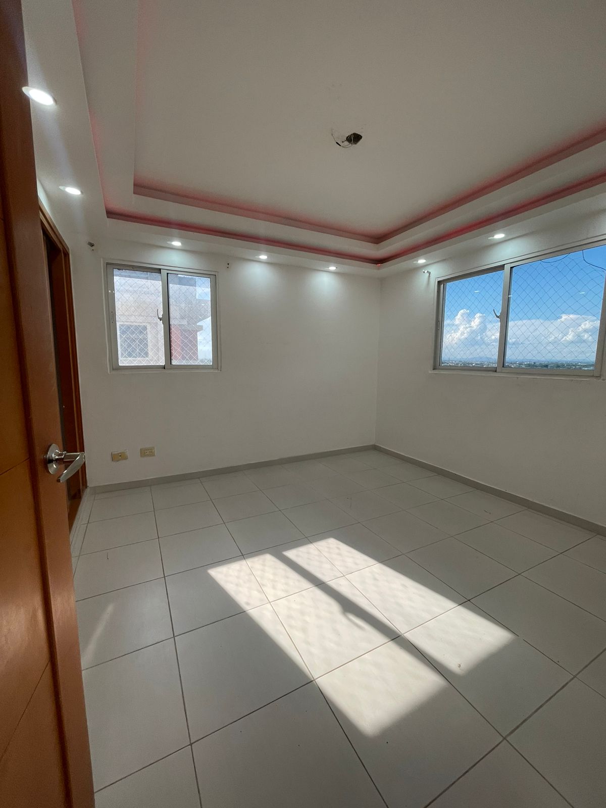 Apartamento en Venta en la Av. Charles de Gaulle. Foto 7292573-1.jpg