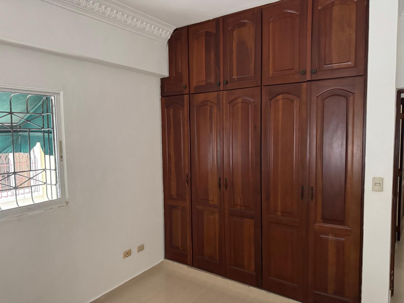 ALQUILO APARTAMENTO EN EVARISTO MORALES. 3 Hab. 2.5 Baños. Foto 7293012-4.jpg