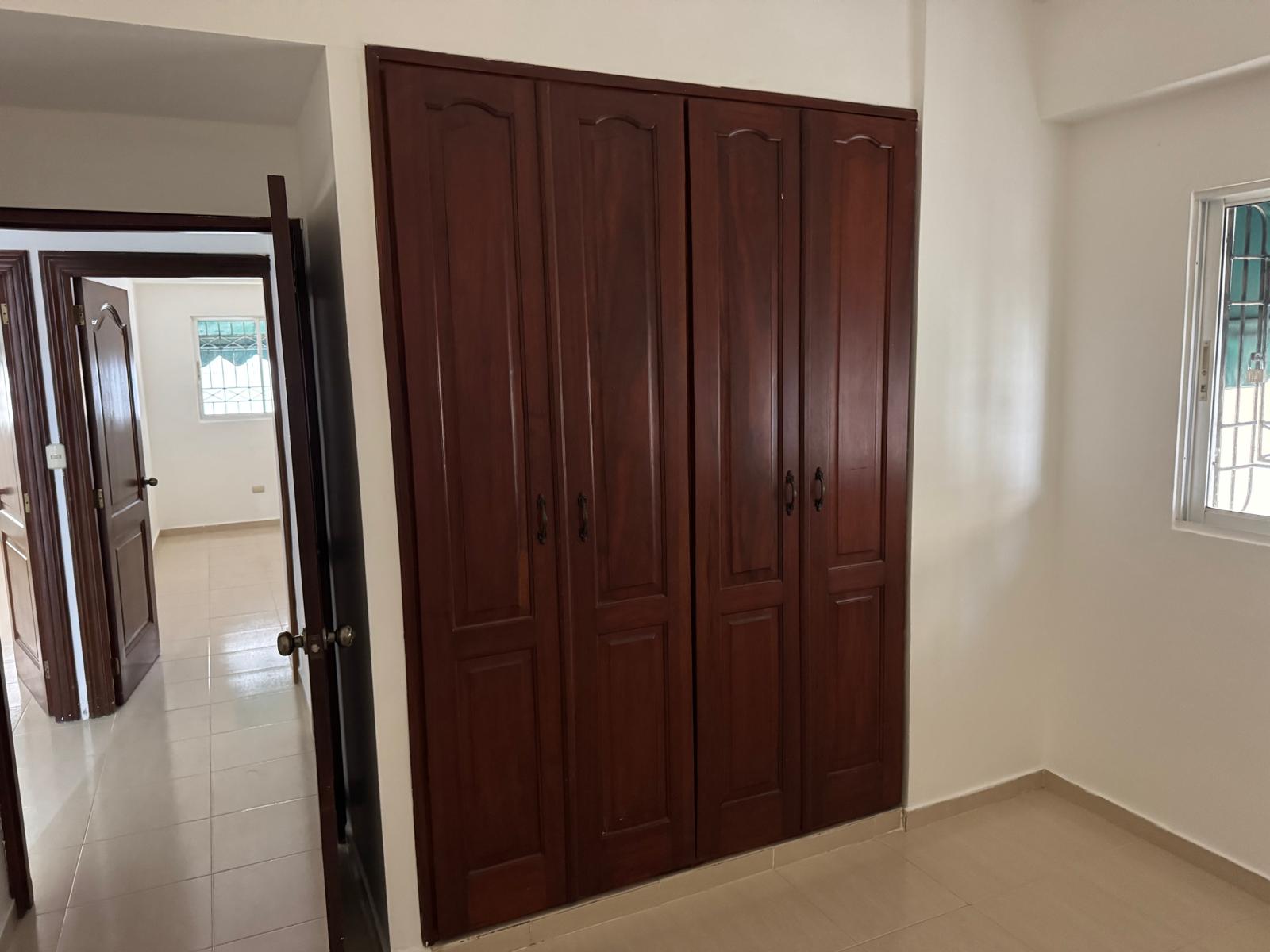 ALQUILO APARTAMENTO EN EVARISTO MORALES. 3 Hab. 2.5 Baños. Foto 7293012-5.jpg