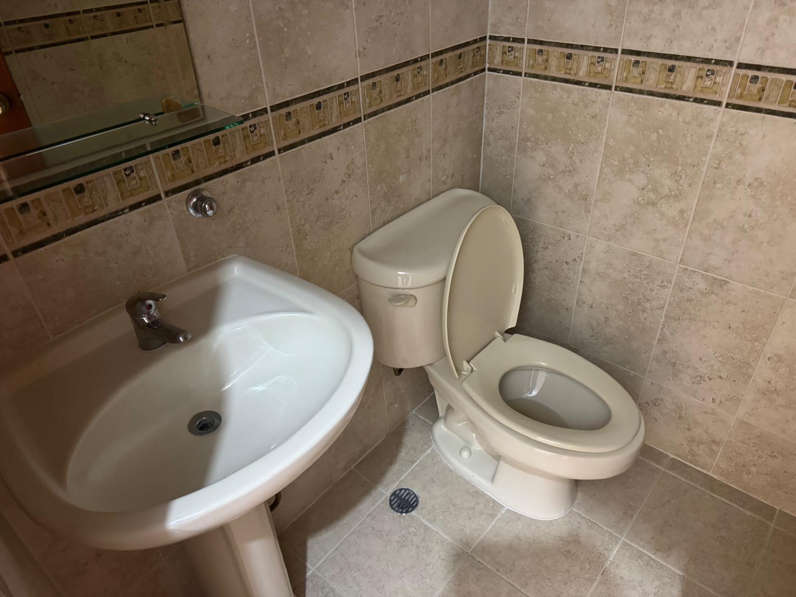 ALQUILO APARTAMENTO EN EVARISTO MORALES. 3 Hab. 2.5 Baños. Foto 7293012-6.jpg