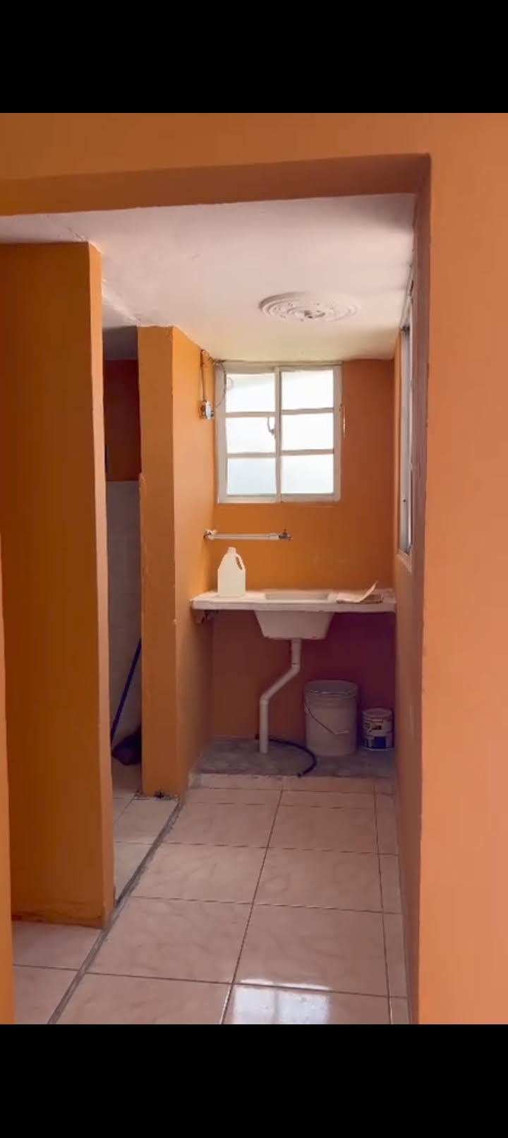 Apartamento Cerca del Barrio Chino de 4 habitaciones tiene terraza Foto 7293408-3.jpg