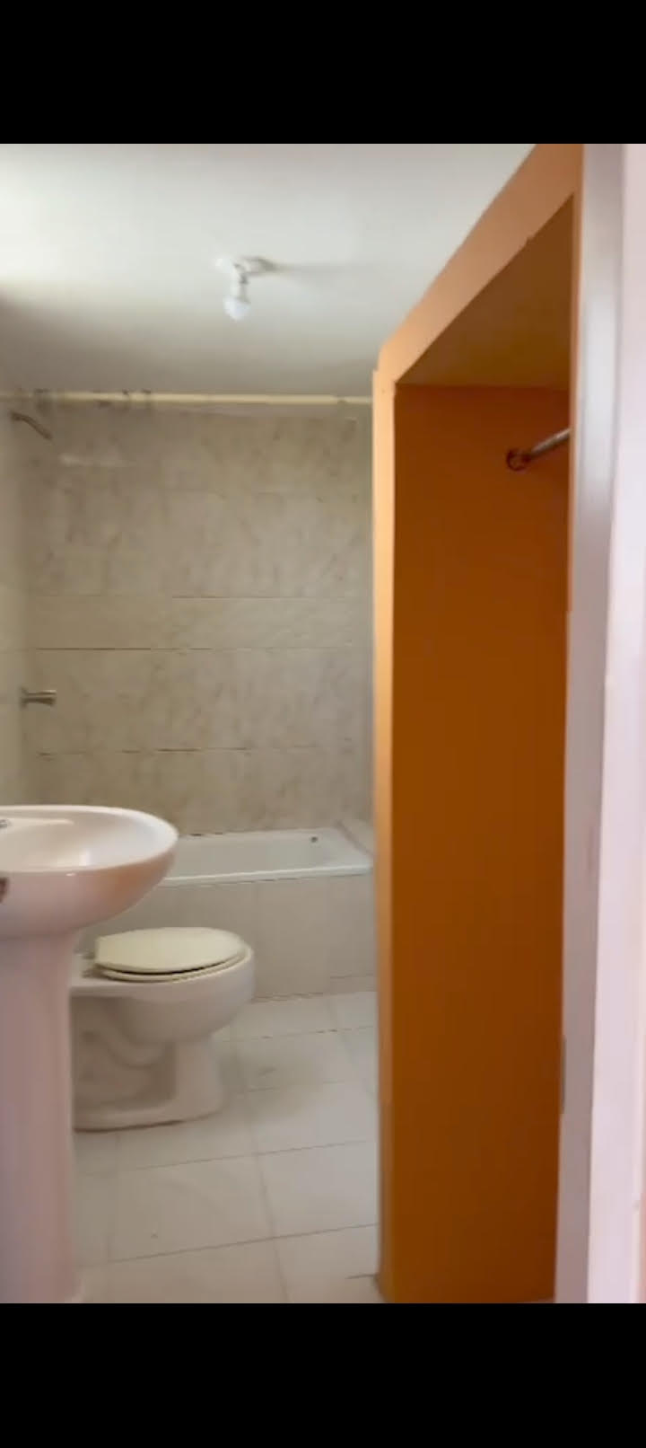 Apartamento Cerca del Barrio Chino de 4 habitaciones tiene terraza Foto 7293408-4.jpg