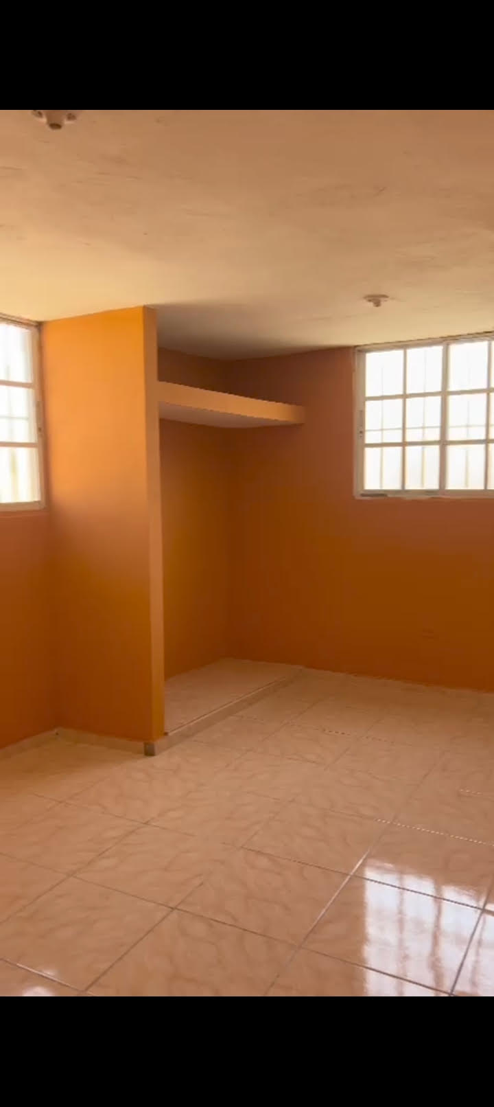 Apartamento Cerca del Barrio Chino de 4 habitaciones tiene terraza Foto 7293408-5.jpg