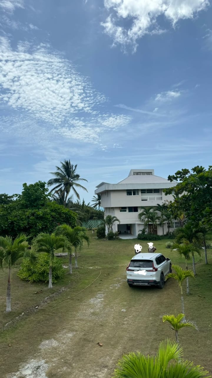 Terreno de 23000 Mts2 frente a la playa con excelente villa dentro en  Foto 7293762-2.jpg