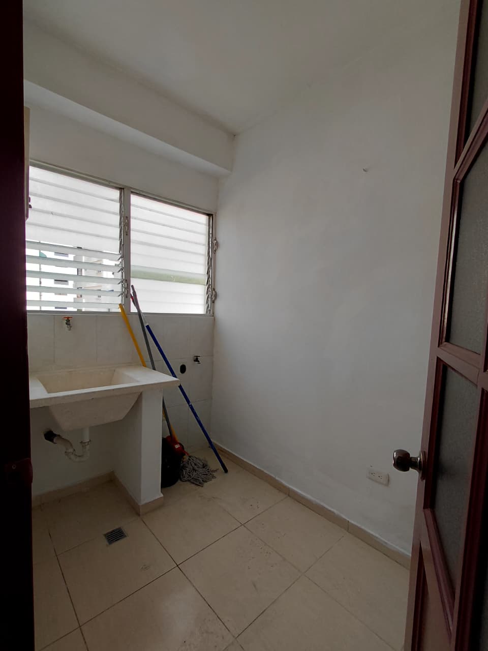 Apartamento en Alquiler  – Naco Distrito Nacional Frente al Parque de  Foto 7294038-10.jpg