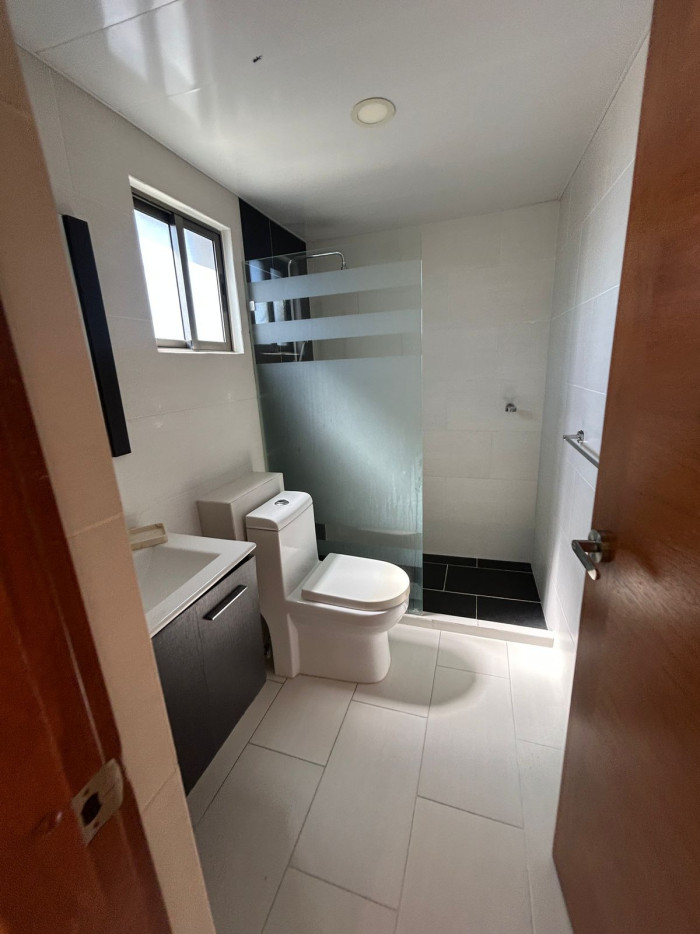 Apartamento en Alquiler 3 HABS – Evaristo Morales Santo Domingo Foto 7294072-1.jpg