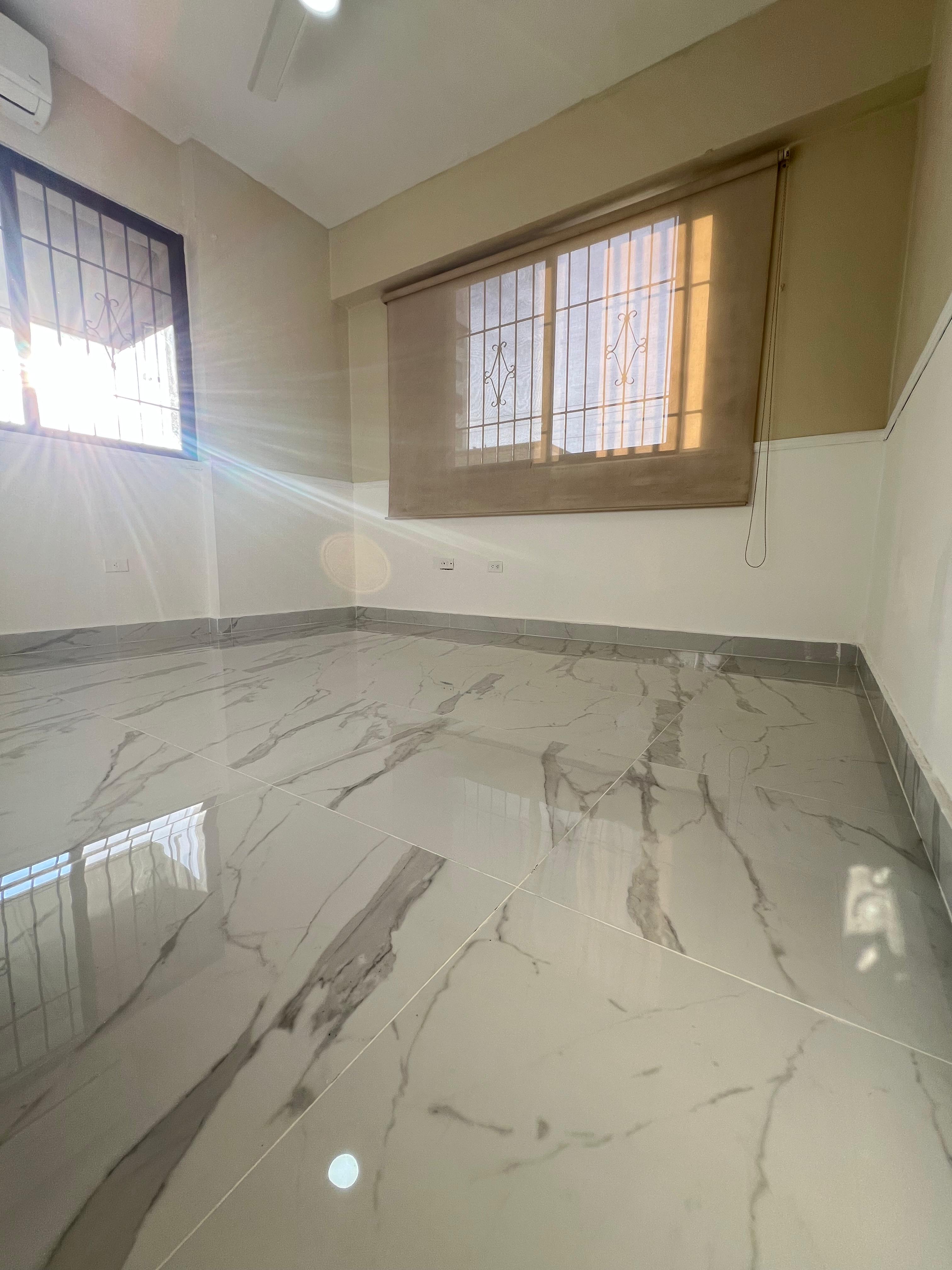 Amplio Apartamento en Alquiler Evaristo Morales Santo Domingo Foto 7294315-5.jpg