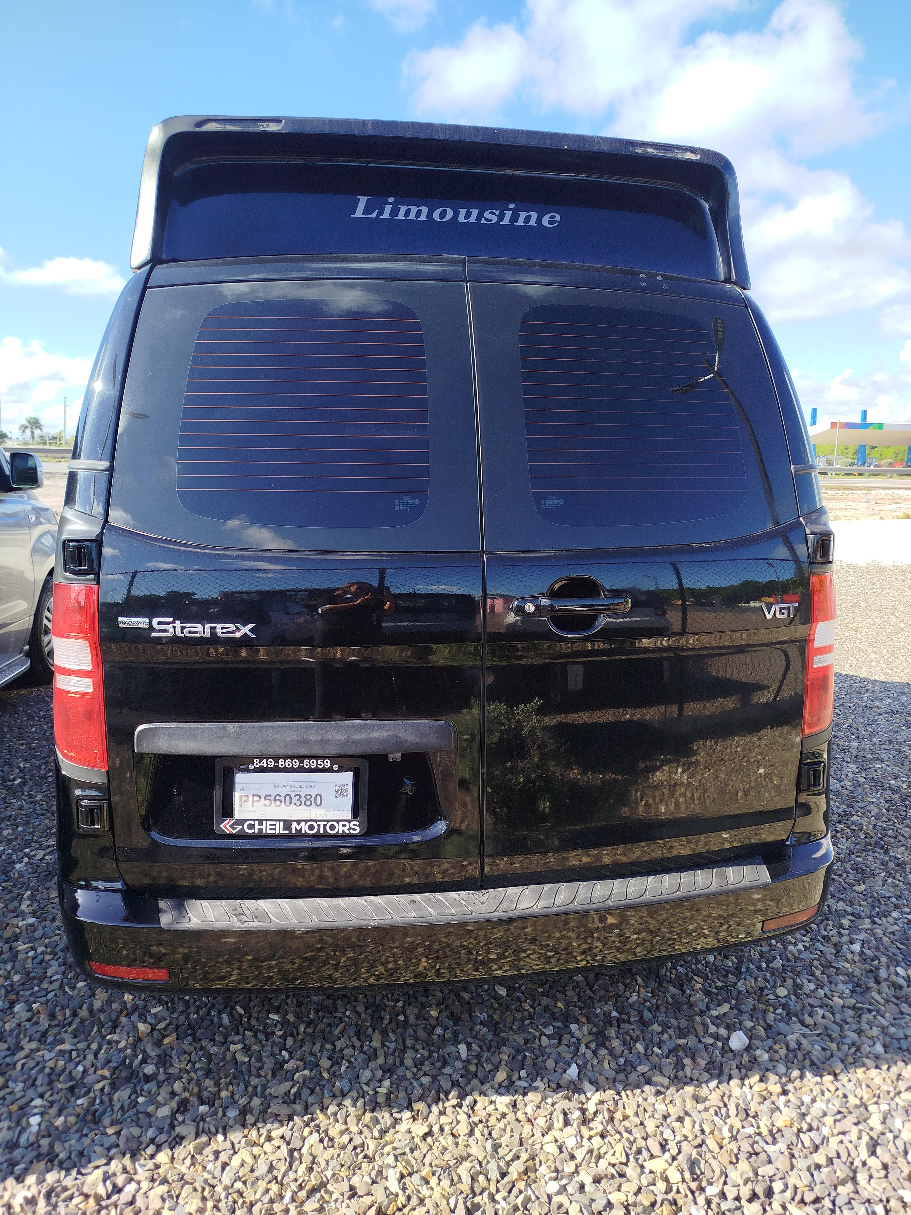 HYUNDAI STAREX TIPO LIMOSINA en La Altagracia Foto 7294748-13.jpg