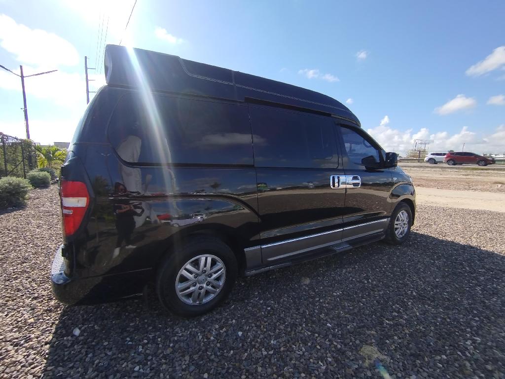 HYUNDAI STAREX TIPO LIMOSINA en La Altagracia Foto 7294748-14.jpg