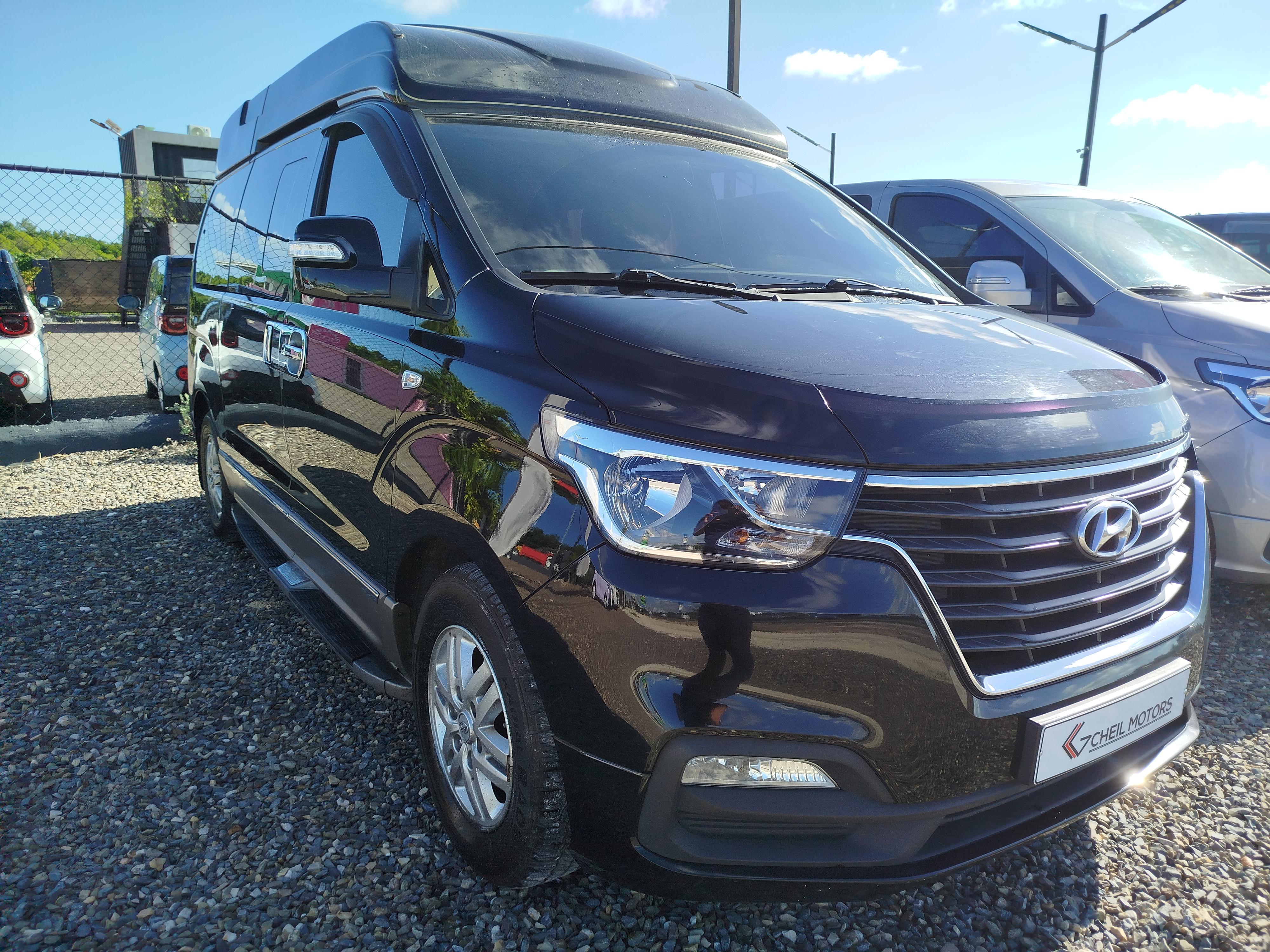 HYUNDAI STAREX TIPO LIMOSINA en La Altagracia Foto 7294748-3.jpg