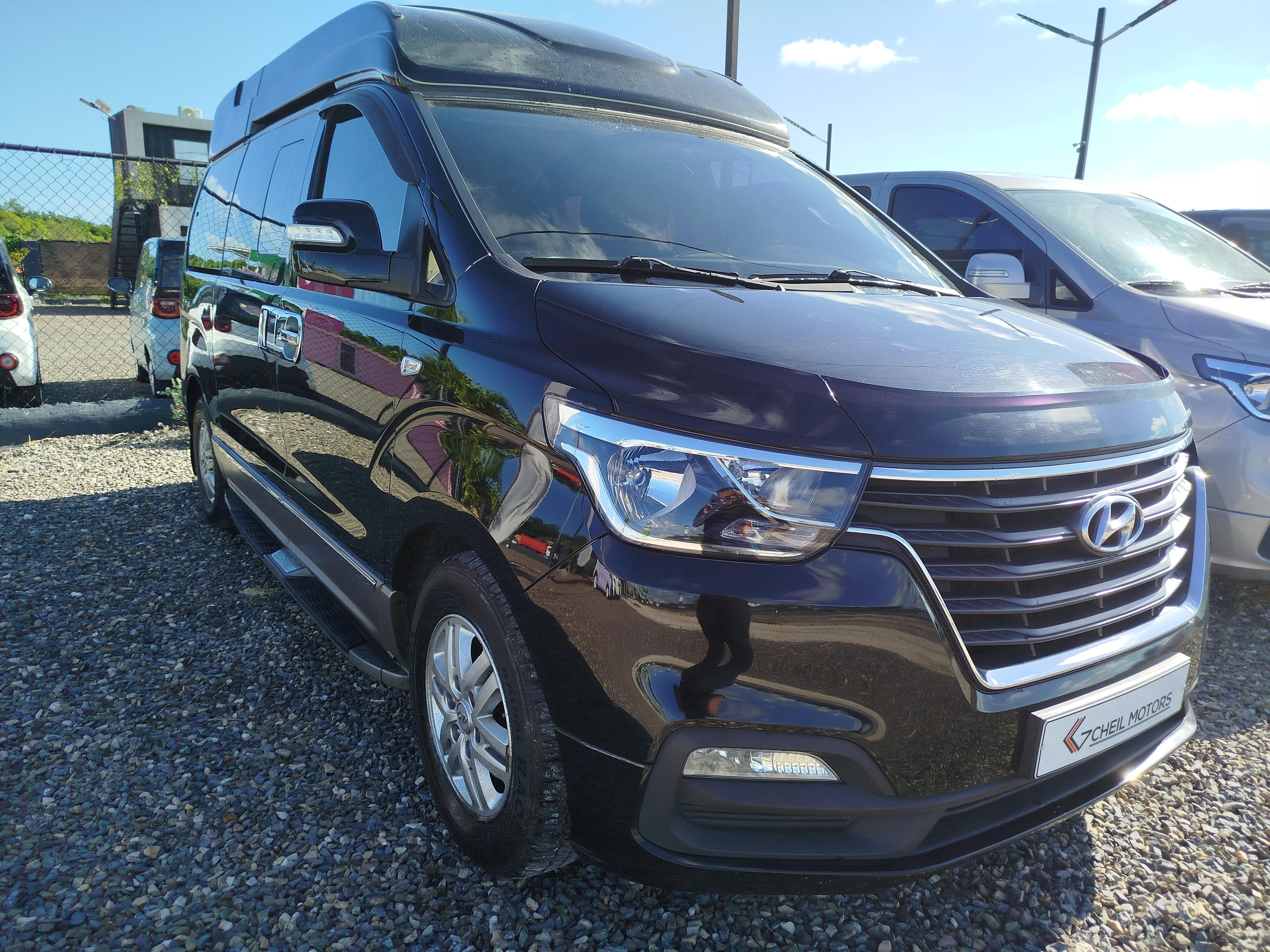 HYUNDAI STAREX TIPO LIMOSINA en La Altagracia Foto 7294748-4.jpg