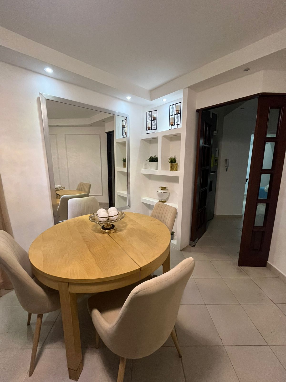 Apartamento Amueblado en Alquiler – Evaristo Morales Foto 7294866-4.jpg