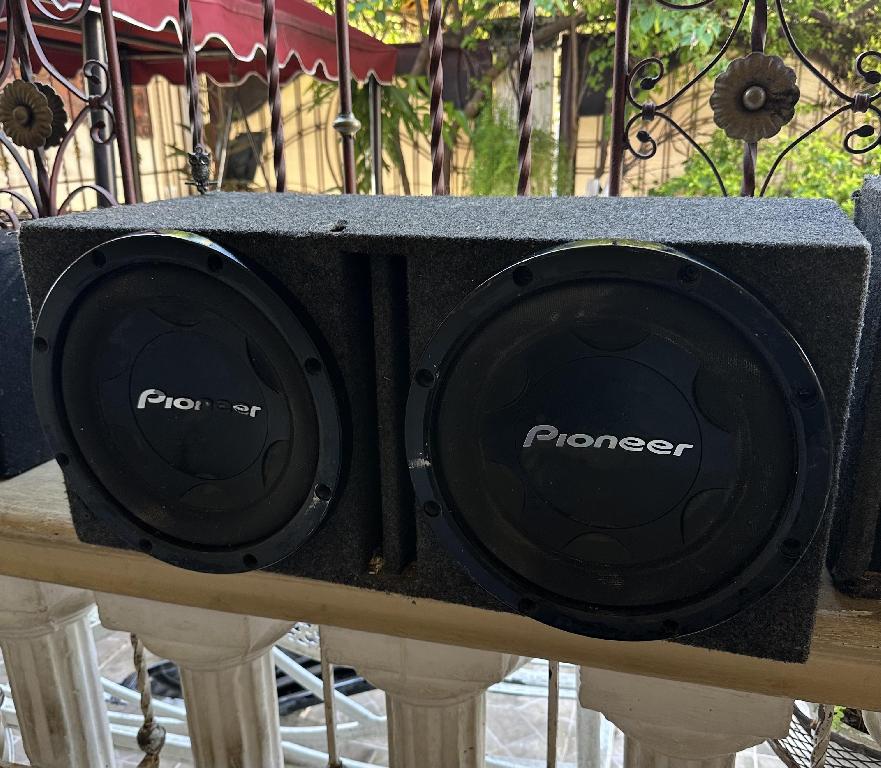 subwoofer bajo de 12 Pioneer T5 1000 watts cada una Planta comando CM  Foto 7295471-1.jpg