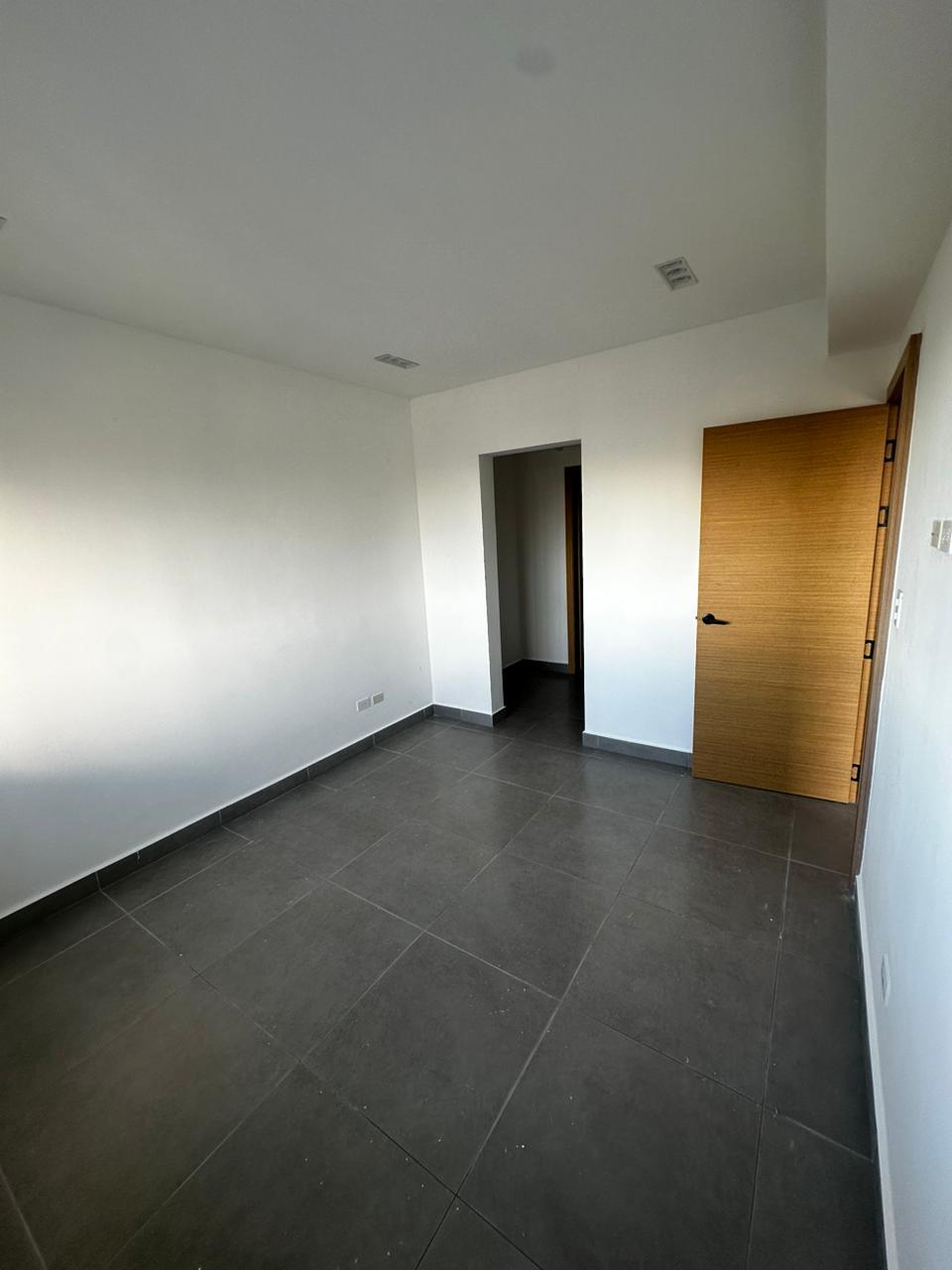 APARTAMENTO EN RENTA – GAZCUE PISO ALTO Foto 7295524-9.jpg