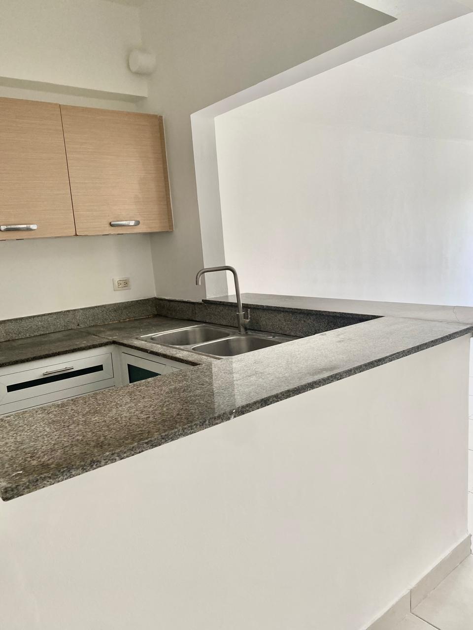 Oportunidad Única Apartamento de 3 Habitaciones en Torre Ónix Av. Lópe Foto 7295780-10.jpg