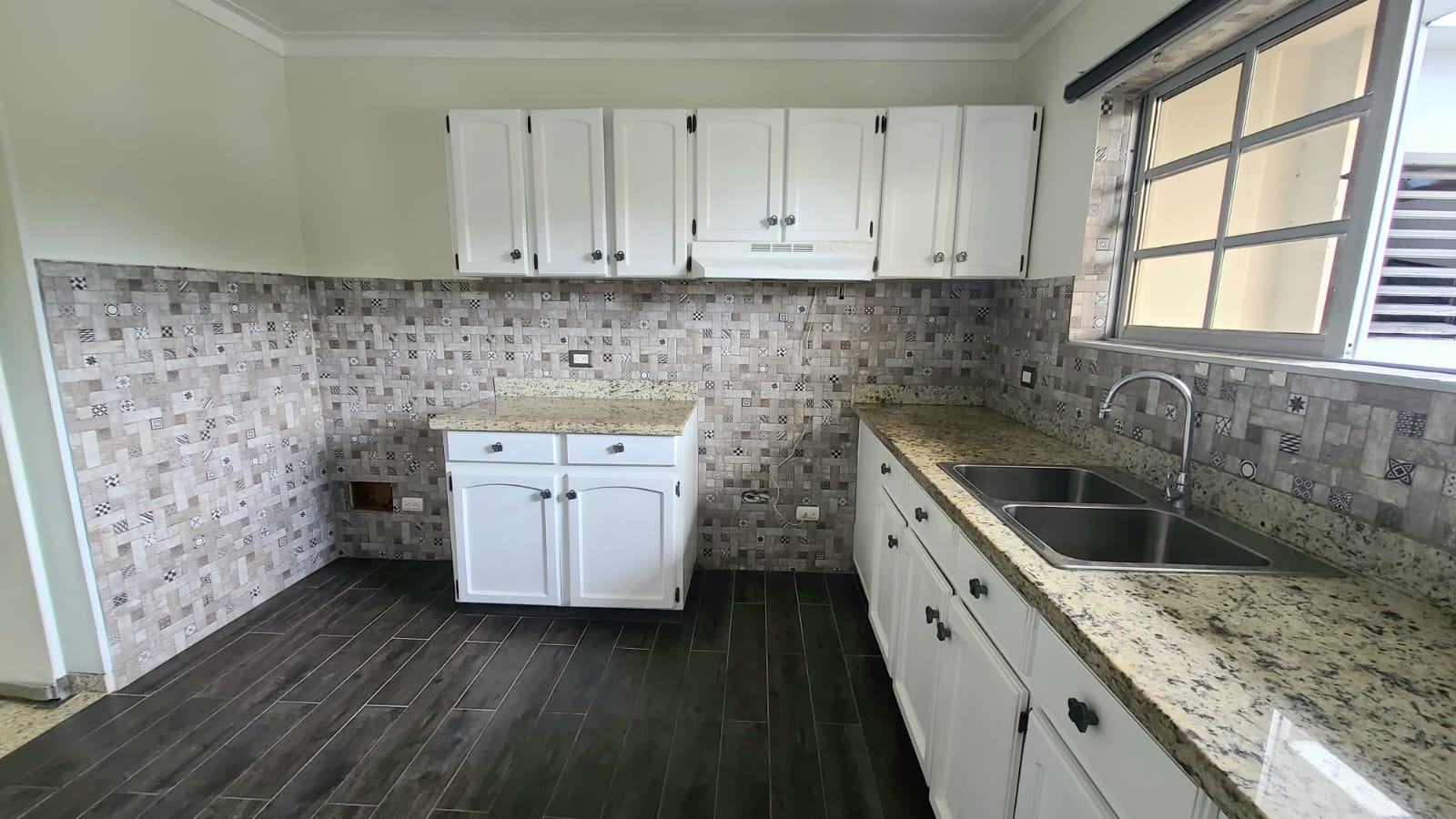 APARTAMENTO EN ALQUILER EN LOS CACICAZGOS Foto 7295929-3.jpg