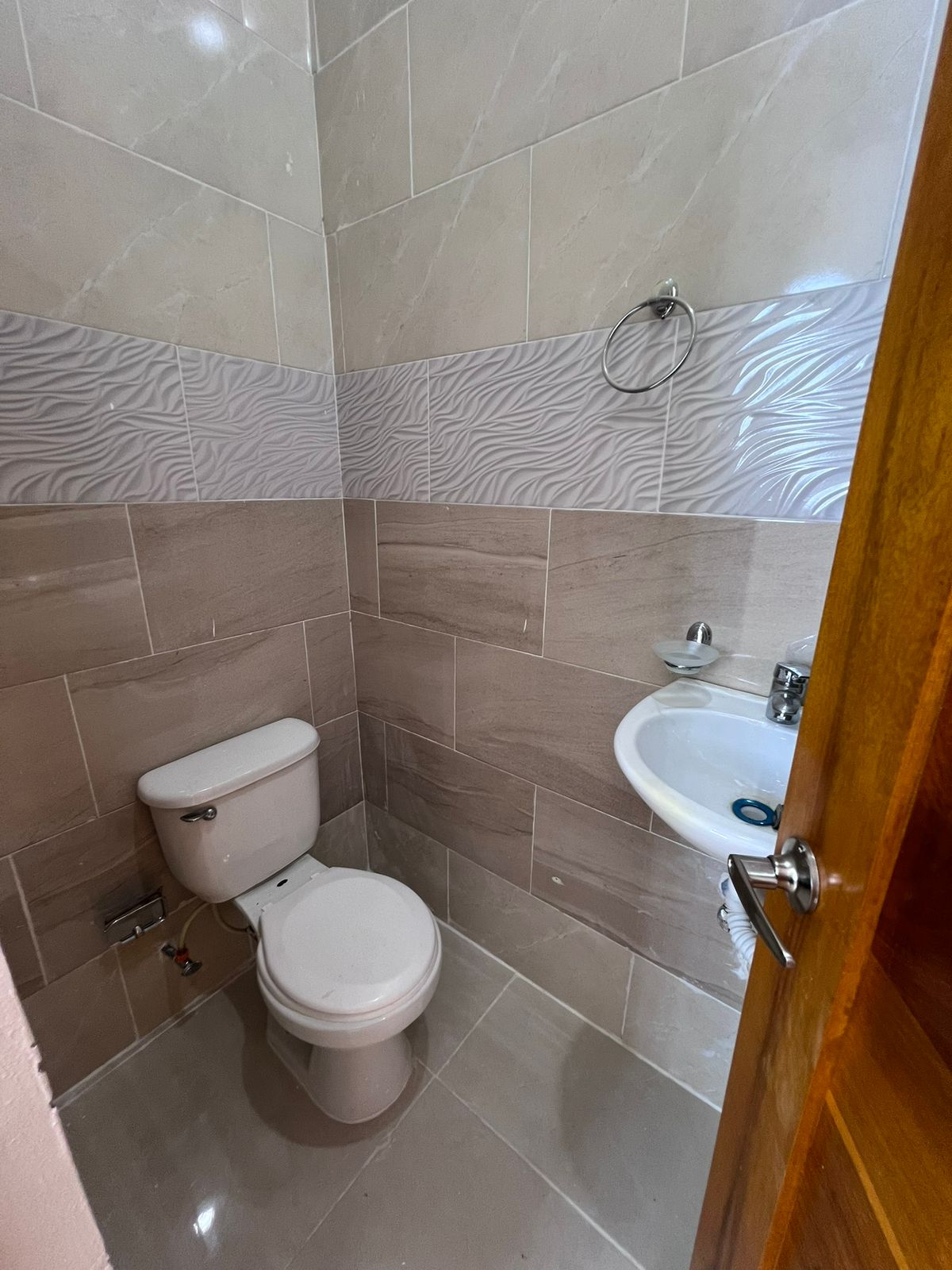 ???? VENTA DE CASA – PRÓXIMO A HIPER OLÉ JOAQUN BALAGUER Foto 7296112-13.jpg