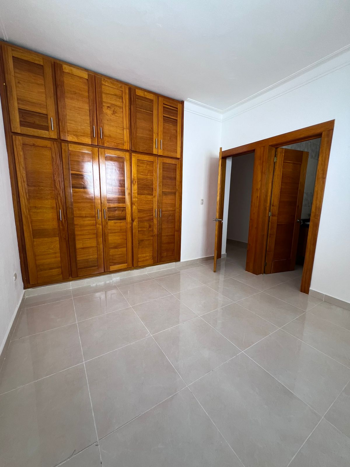 ???? VENTA DE CASA – PRÓXIMO A HIPER OLÉ JOAQUN BALAGUER Foto 7296112-9.jpg