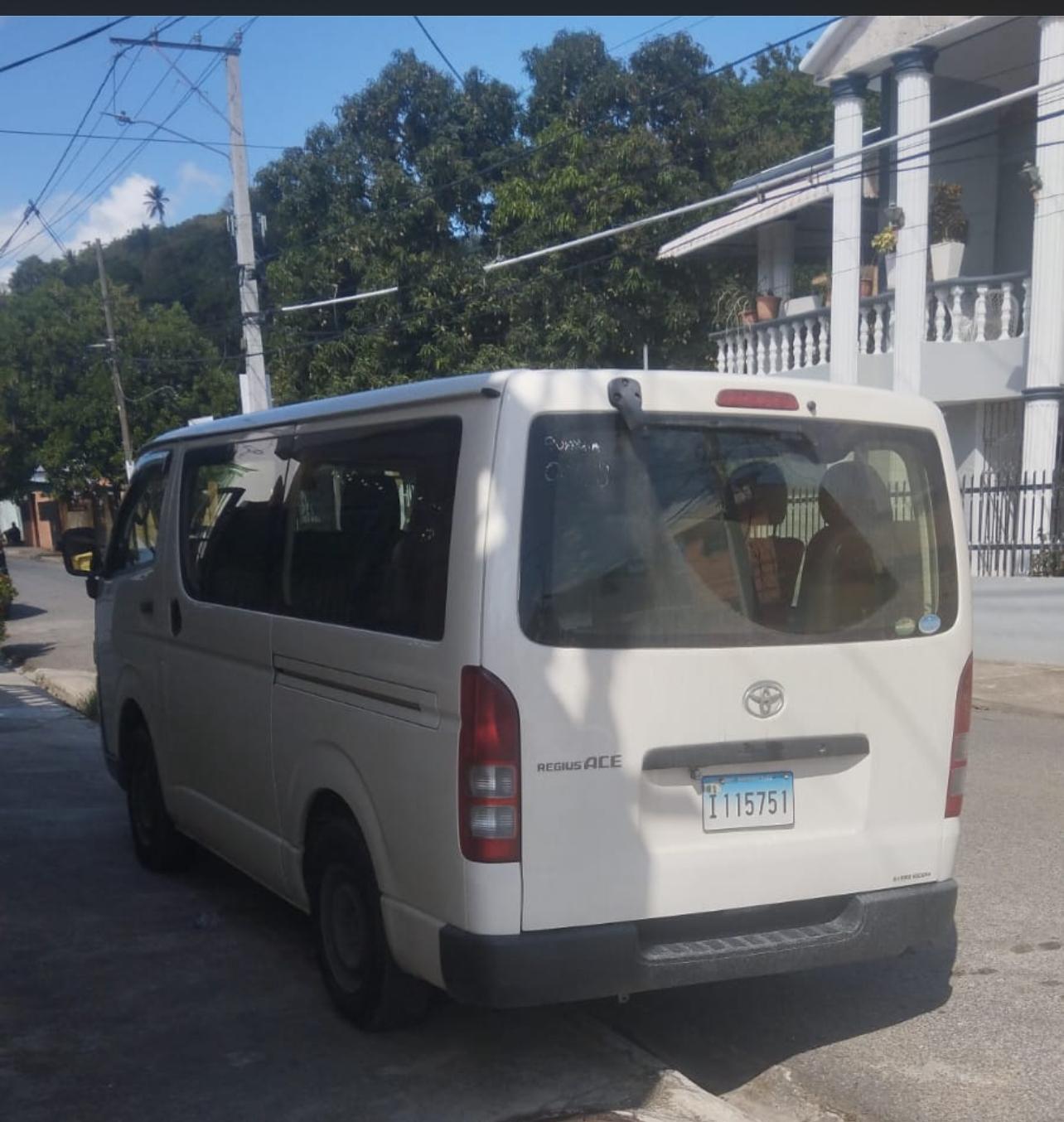 Se vende Minibus - Toyota Hiace 2018 - Poco Usada - Diesel - Automatic Foto 7296425-5.jpg