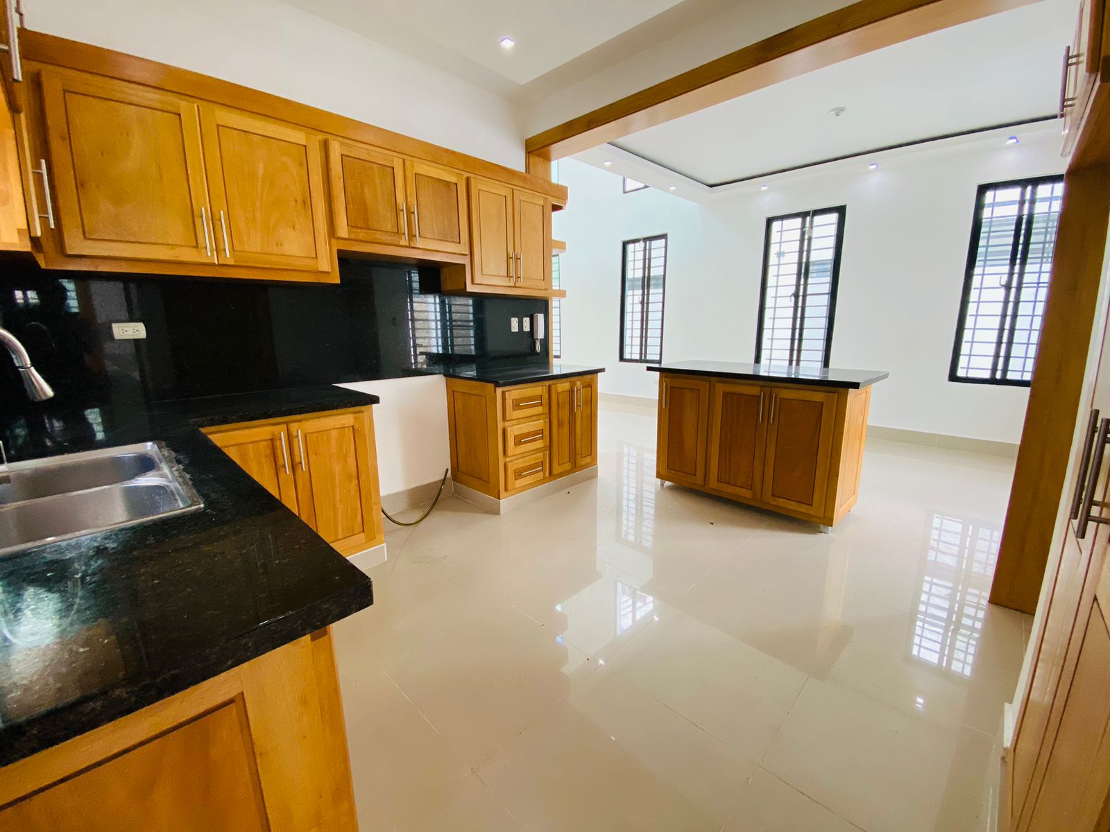 Casa con 3 Habitaciones y Piscina de Venta en Urb. Palmas del Valle! Foto 7296429-8.jpg