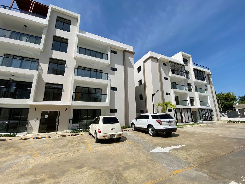 Apartamento de 3 Habitaciones Piscina y 2 Parqueos de Venta en Gurabo Foto 7296432-1.jpg