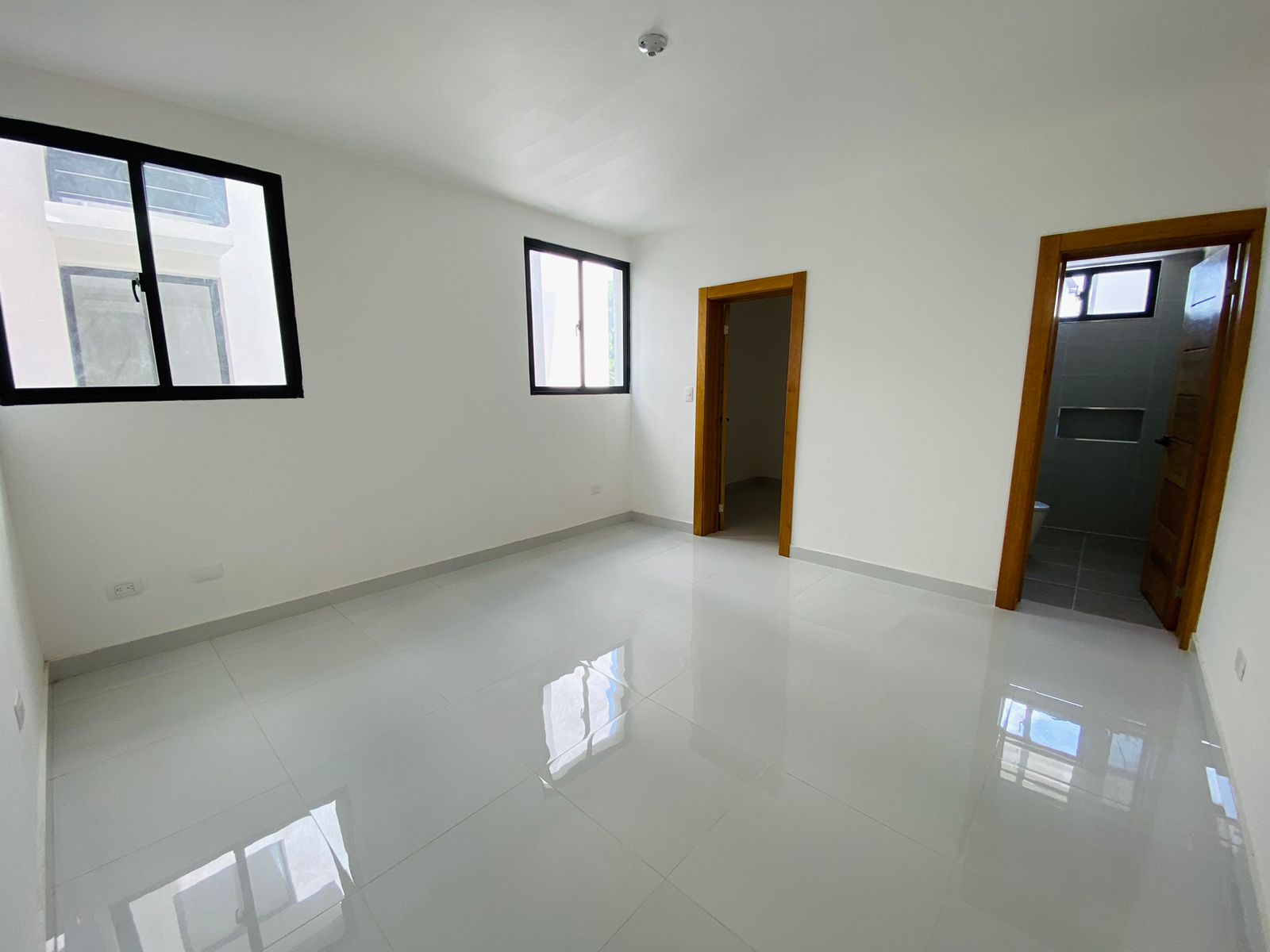 Apartamento de 3 Habitaciones Piscina y 2 Parqueos de Venta en Gurabo Foto 7296432-10.jpg