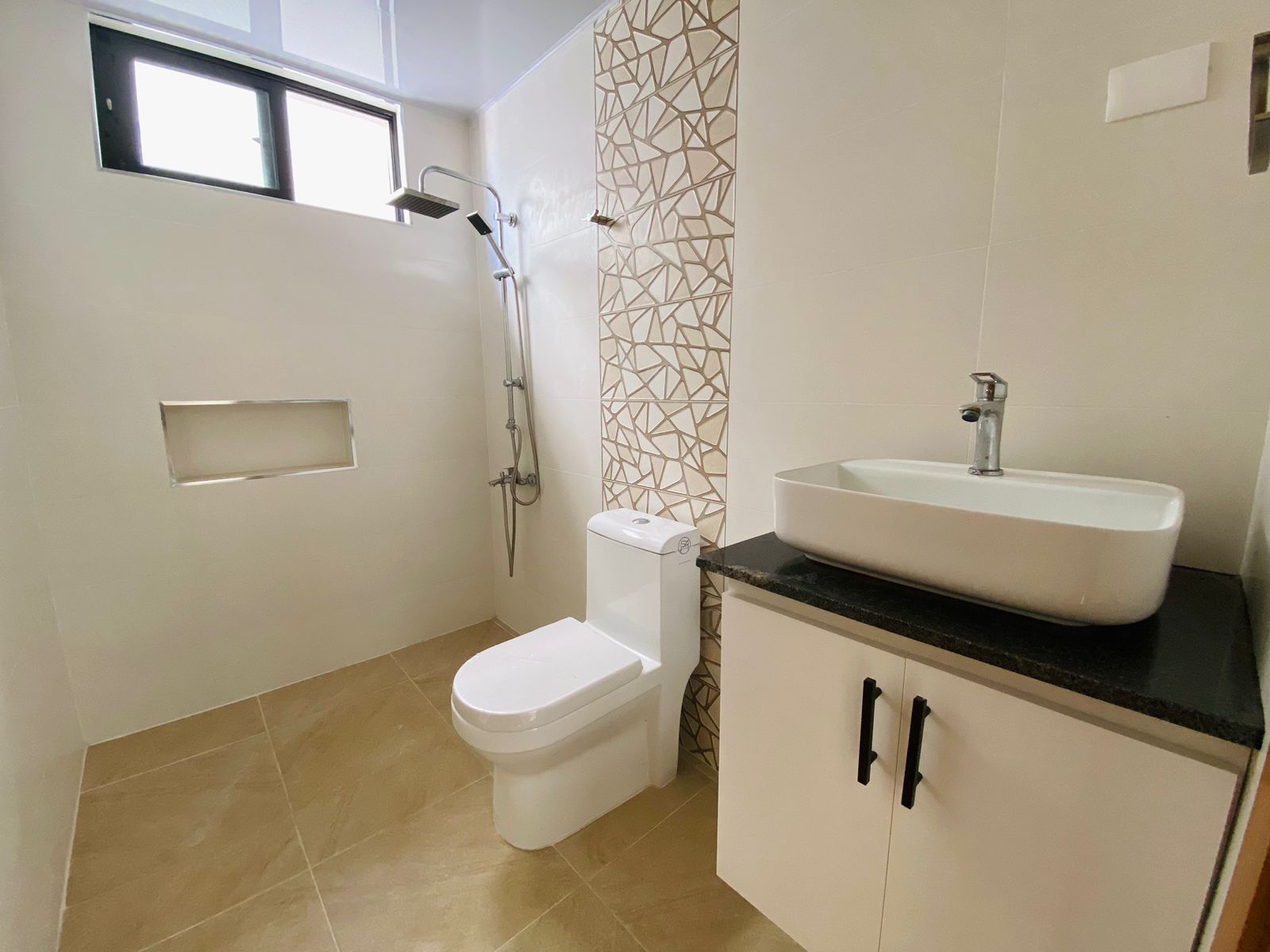 Apartamento de 3 Habitaciones Piscina y 2 Parqueos de Venta en Gurabo Foto 7296432-11.jpg