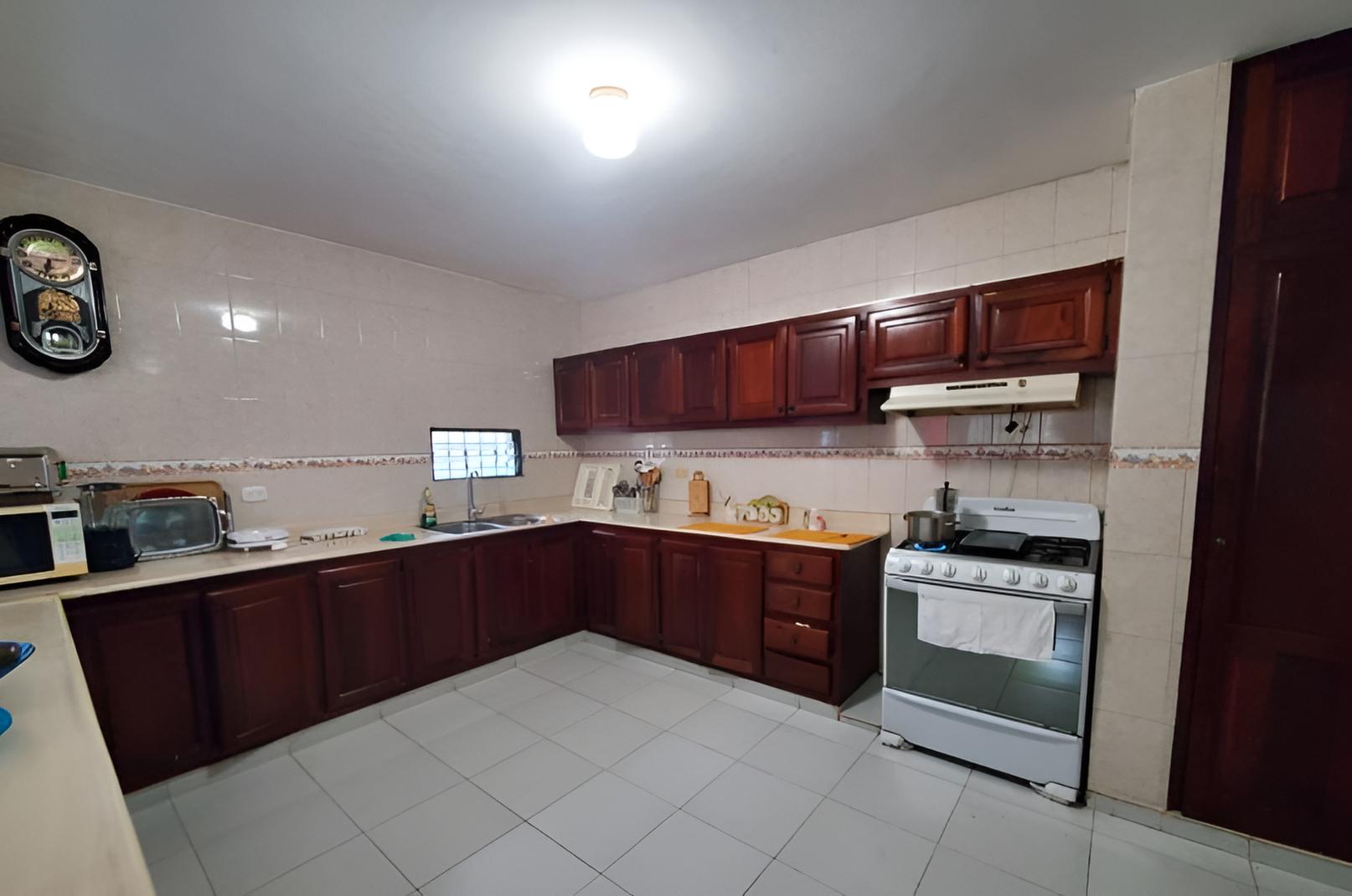 ???? CASA EN ALQUILER – RESIDENCIAL CASTILLO  PRÓXIMO A LA UASD SANTIA Foto 7299228-5.jpg