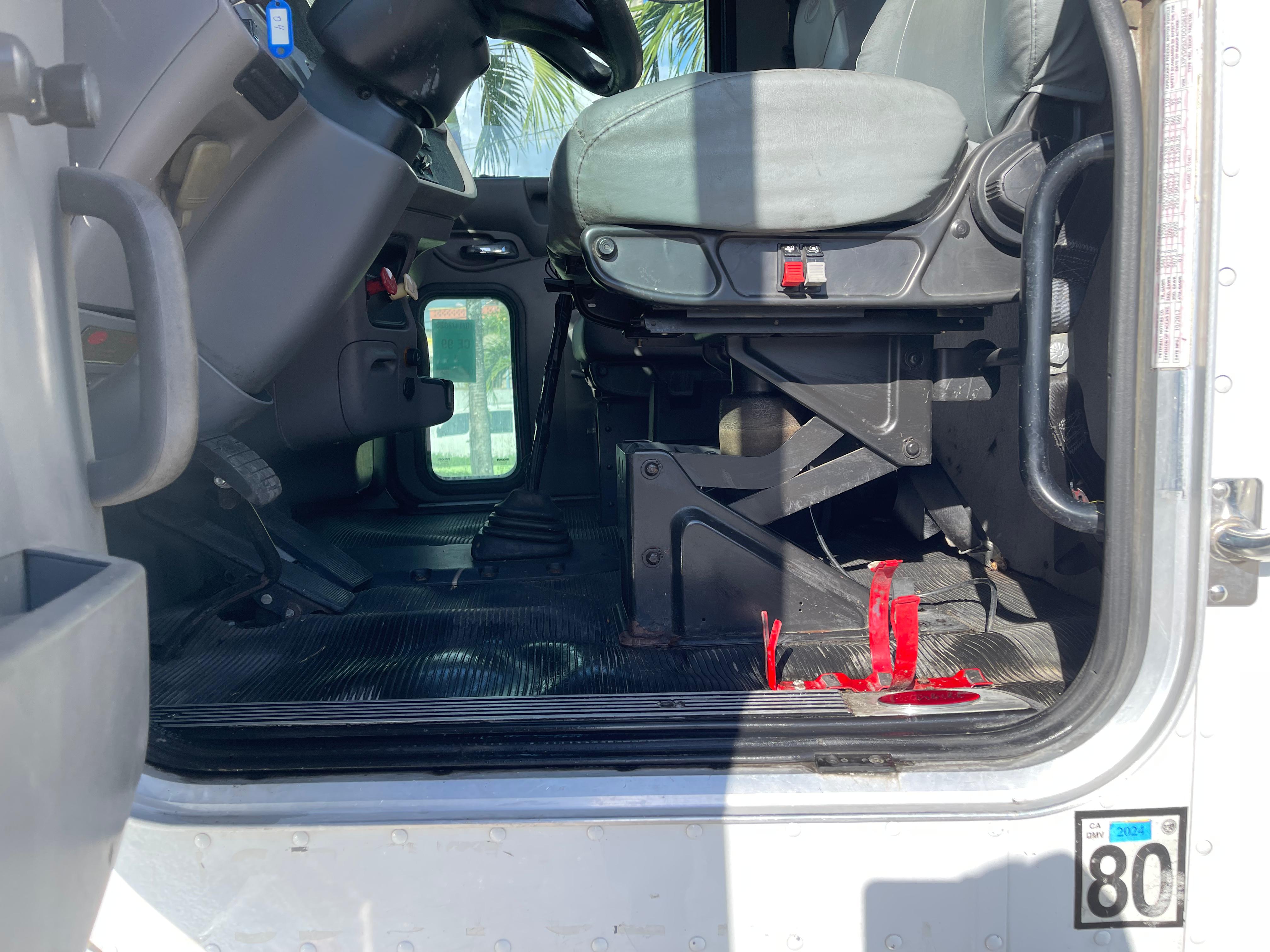Peterbilt 375 año 2013 motor Paccar MX / trasmision manual OFERTA NAVI Foto 7299915-6.jpg
