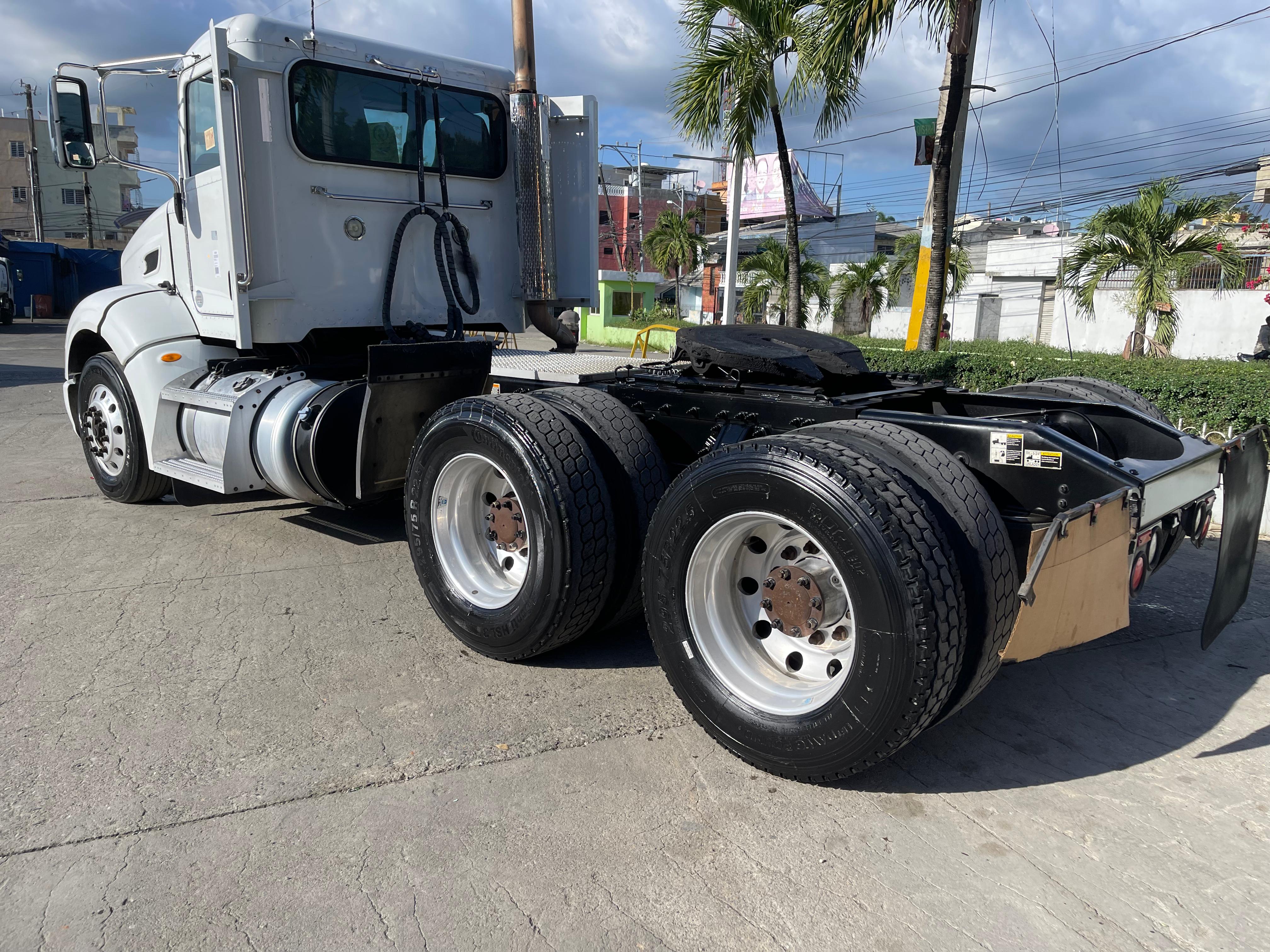 Peterbilt 375 año 2013 motor Paccar MX / trasmision manual OFERTA NAVI Foto 7299915-9.jpg