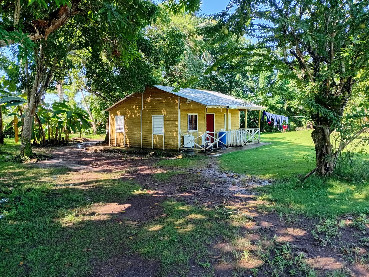 Finquita de 3 tareas con casa campestre de maderas en Monte Plata Foto 7300457-2.jpg