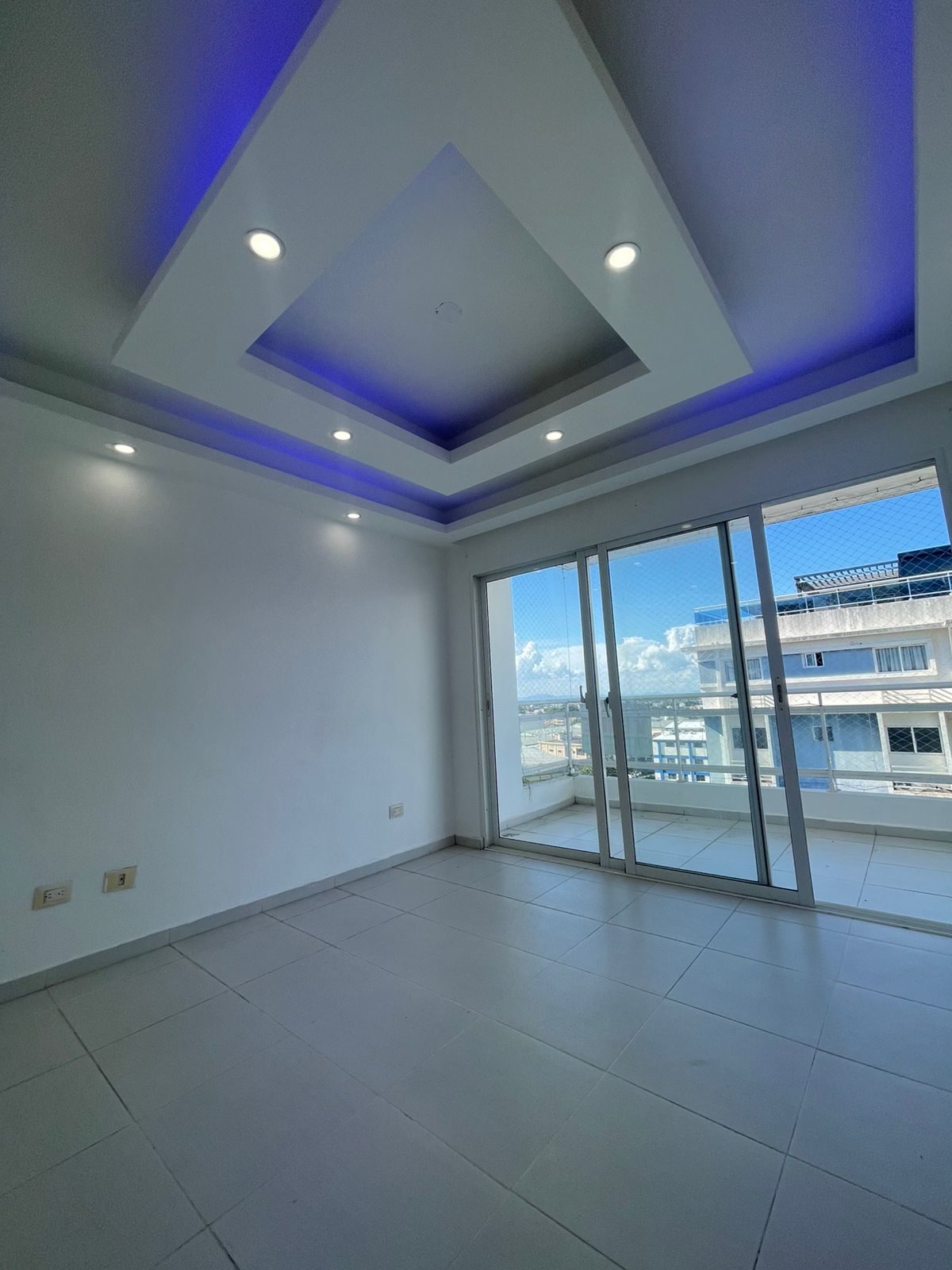 Apartamento en Venta en la Av. Charles de Gaulle. Foto 7300926-2.jpg