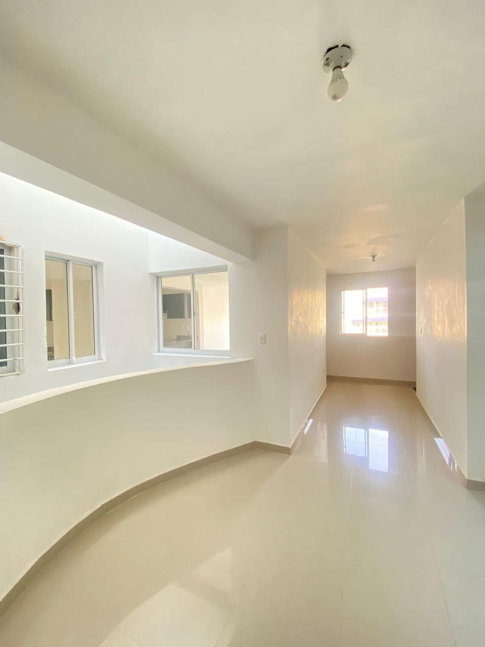 Acogedor apartamento listo para estrenar en la Av. Charles de Gaulle.  Foto 7301452-2.jpg