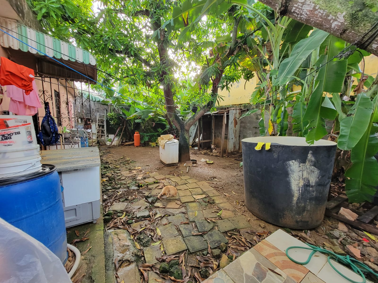 VENDO CASA EN ISSFAPOL STO. DGO. ESTE. PROXIMO A LA CHARLES DE GAULLE Foto 7302311-12.jpg