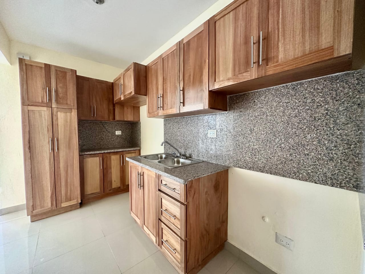 Apartamento de 120 m con Terraza Privada de 24 m – Próximo al Mirador  Foto 7302313-4.jpg