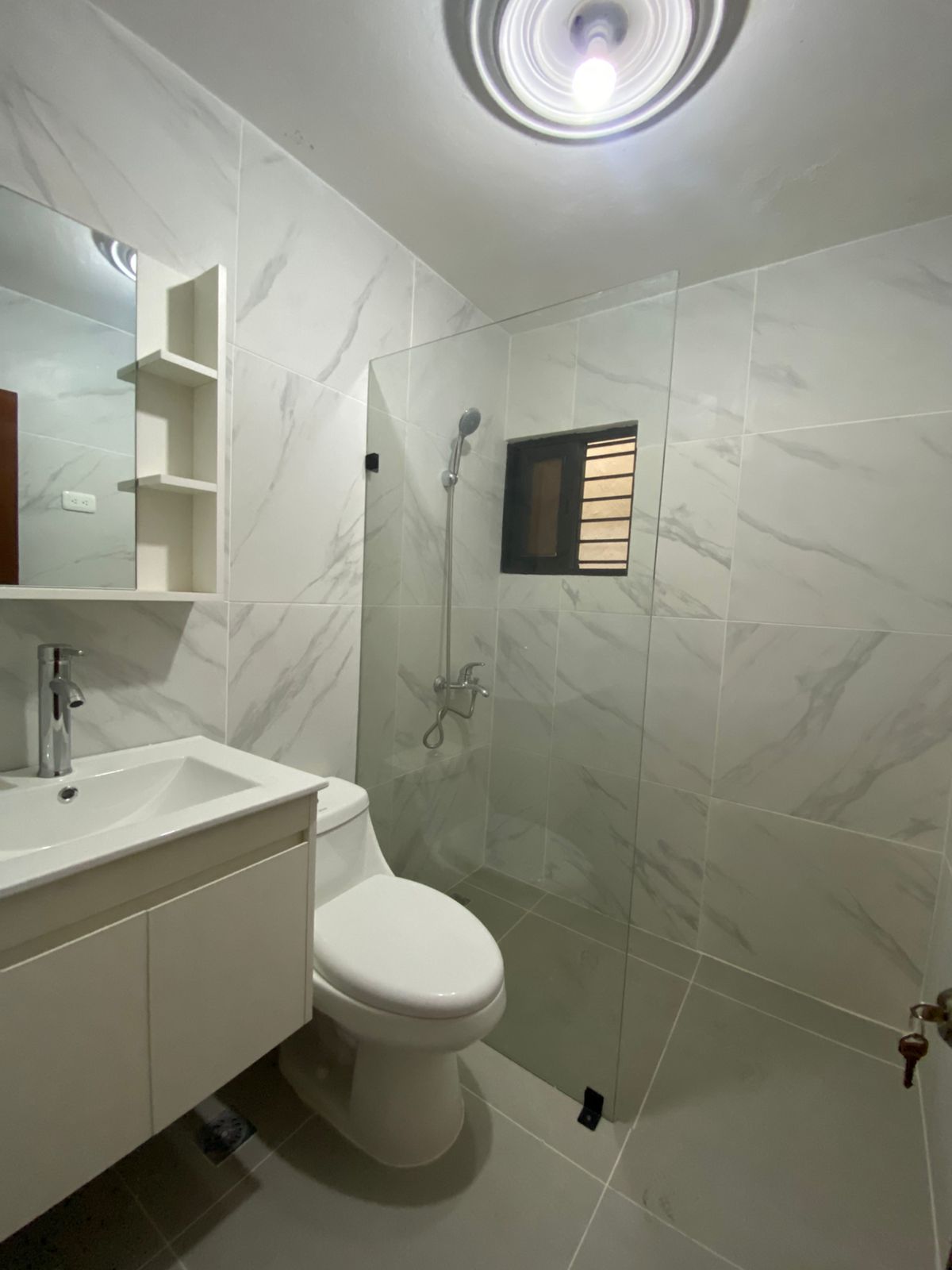 ALQUILO APTO REMODELADO EN BELLA VISTA SUR Foto 7302409-12.jpg
