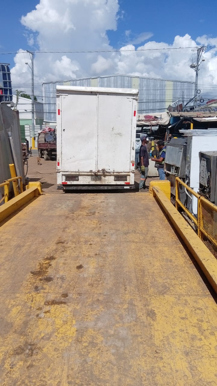 Compramos todo tipo de chatarra Hierro y maquinaria pesada en general  Foto 7303234-11.jpg