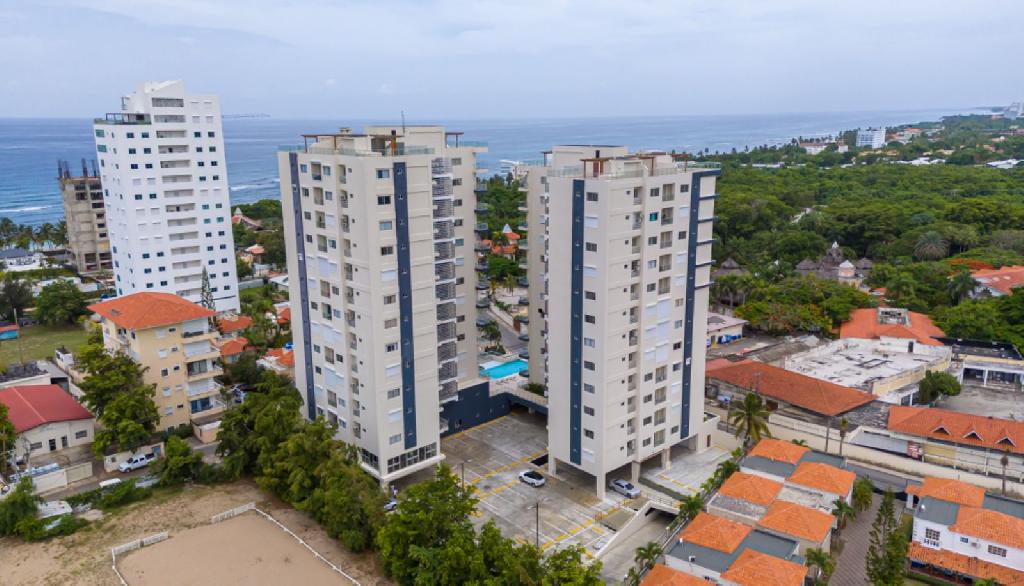 Vendo apartamento en JUAN DOLIO  Foto 7303357-1.jpg