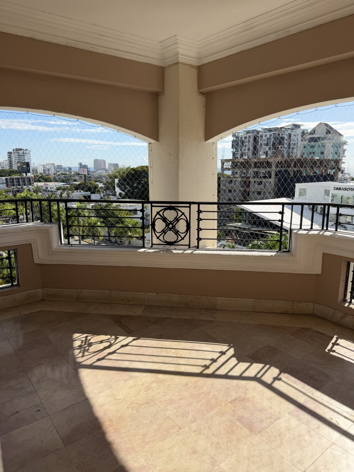 Apartamento amplio en alquiler – Bella Vista  Torre con ascensor Foto 7303431-2.jpg
