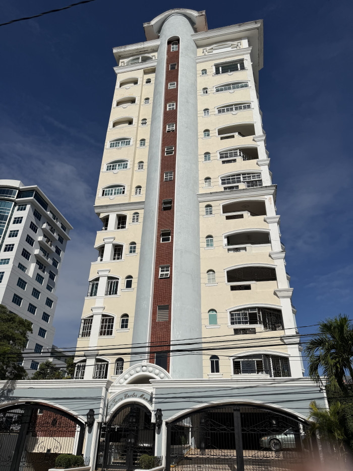 Apartamento amplio en alquiler – Bella Vista  Torre con ascensor Foto 7303431-9.jpg